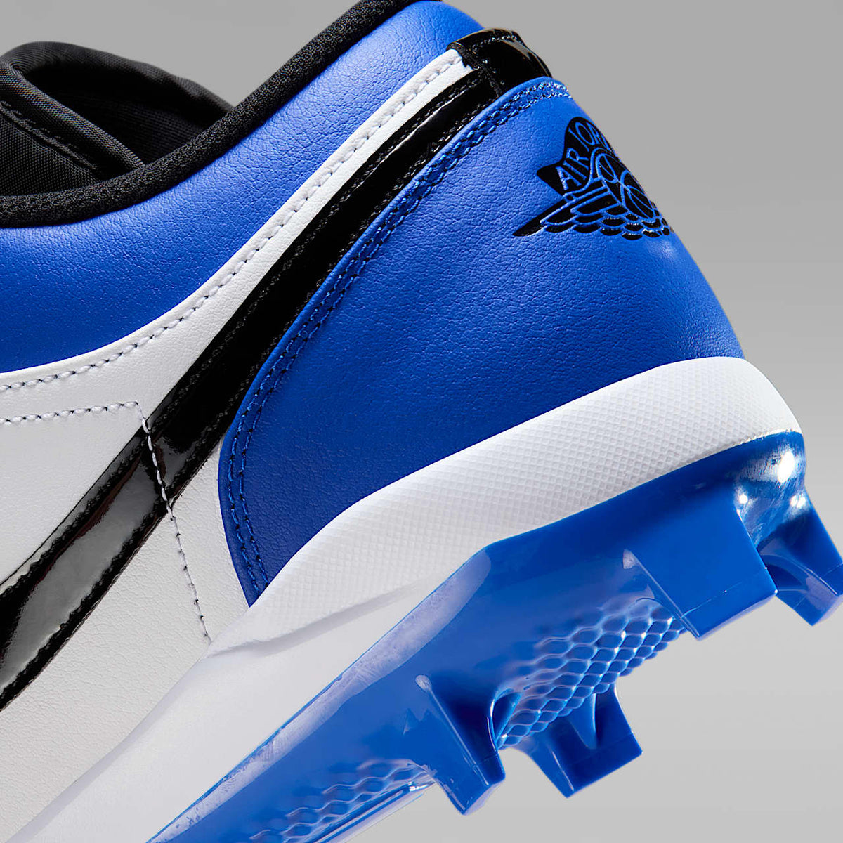 1 Retro MCS Low Men's Baseball Cleats