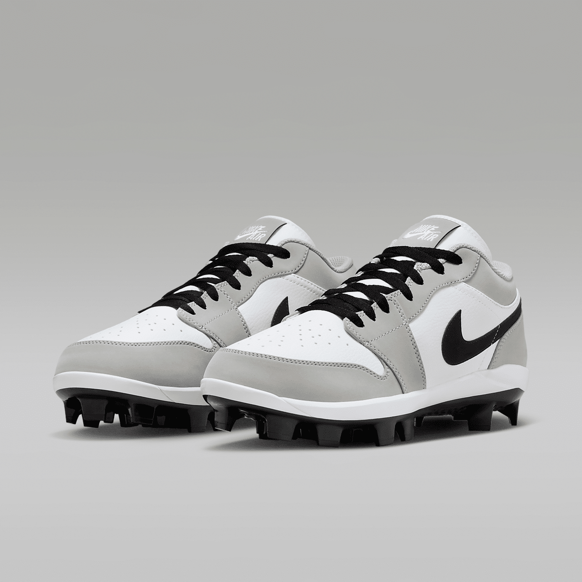 1 Retro MCS Low Men's Baseball Cleats
