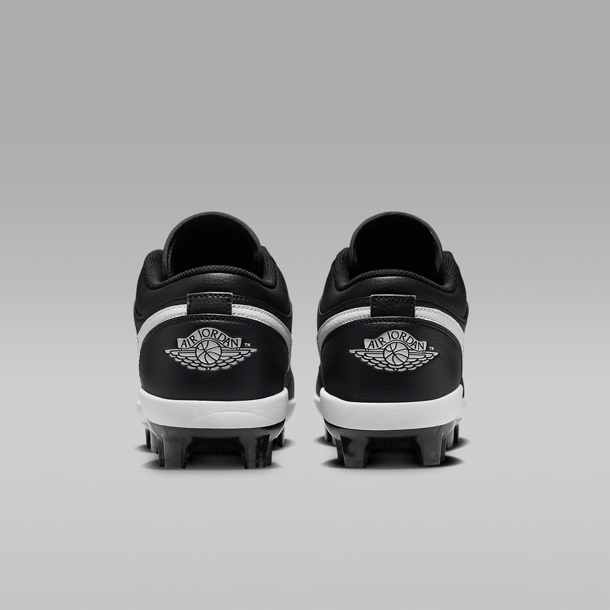 1 Retro MCS Low Men's Baseball Cleats