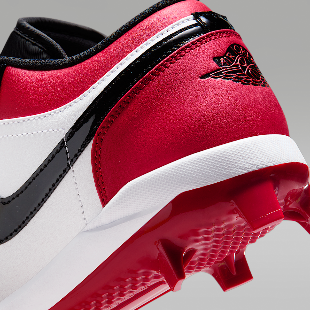 1 Retro MCS Low Men's Baseball Cleats