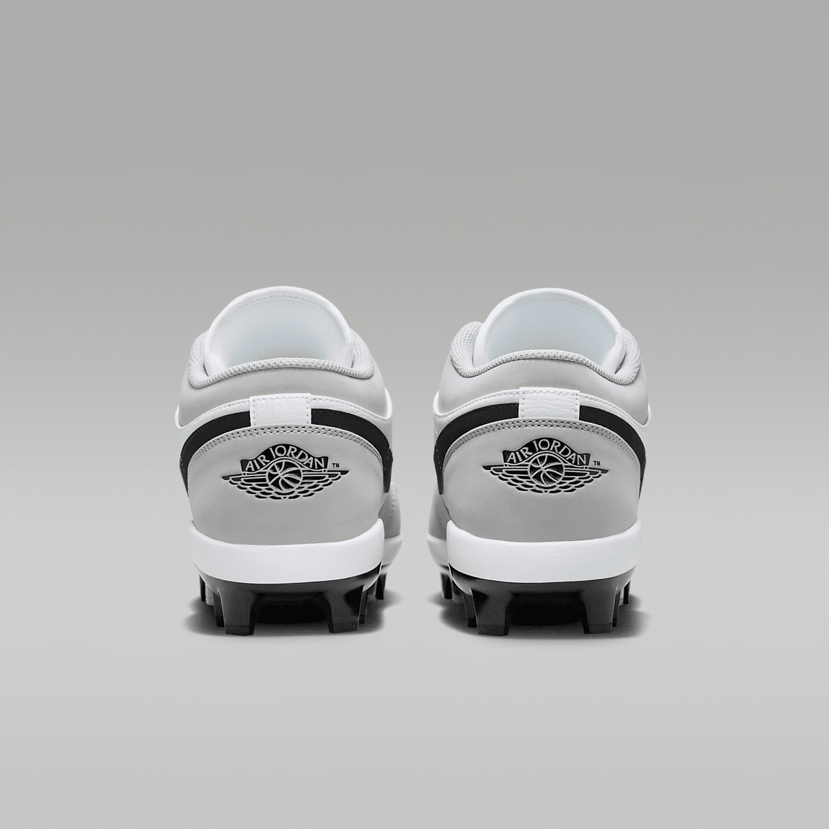 1 Retro MCS Low Men's Baseball Cleats