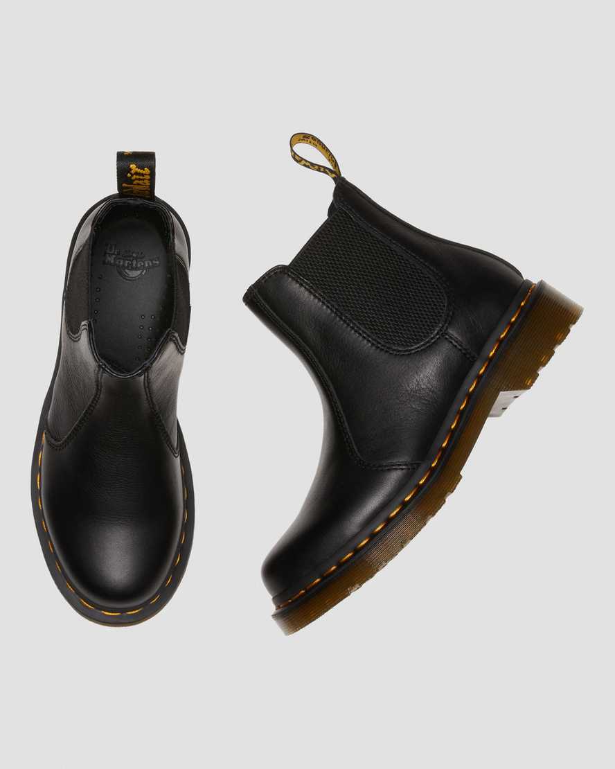 2976 Women's Virginia Leather Chelsea Boots