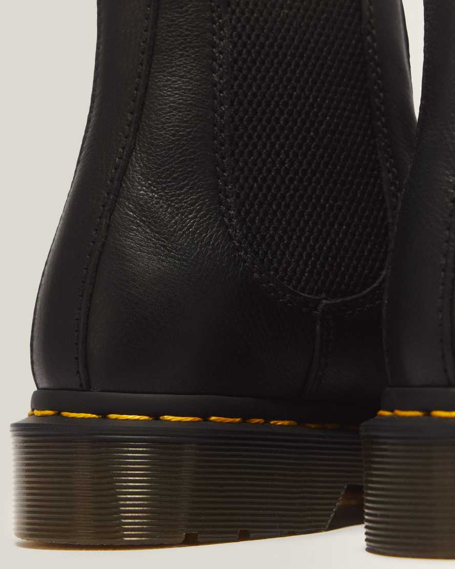 2976 Women's Virginia Leather Chelsea Boots