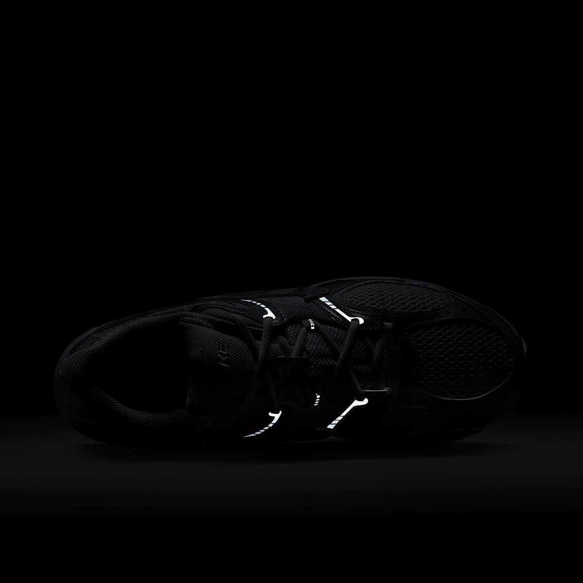 V5 RNR Retro Runner Men's Shoes White/Black/Metallic Silver/White